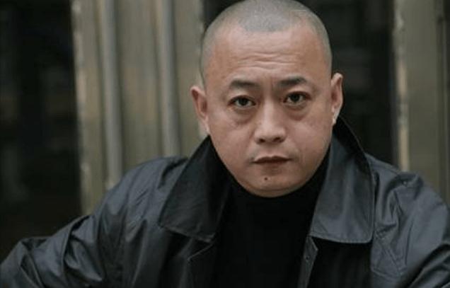 《征服》除了剧中的主配角都倾尽全力的本色演出外,高群书导演也是功