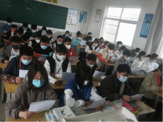 "大阅读"之少年说——怀远县朱疃初级中学举行"大阅读"活动_师生_赵培