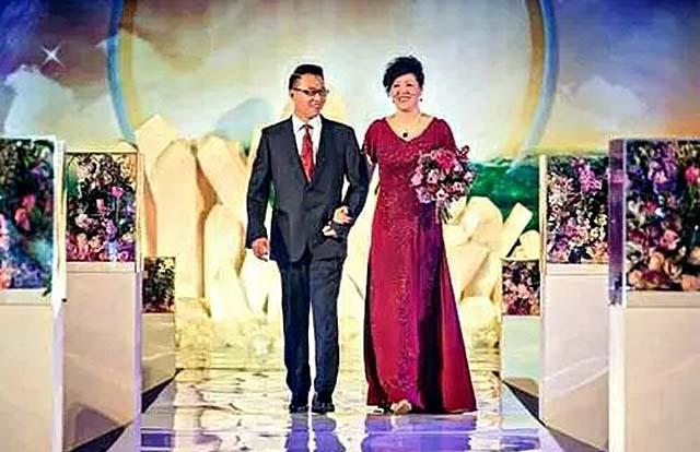 2010年,60岁郎平前夫迎来第二春,郎平送去祝福,两年后生下一子_白帆