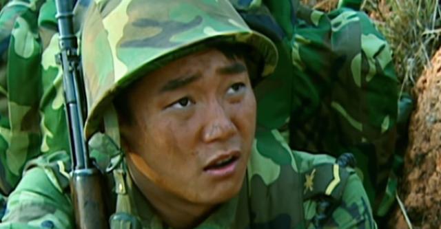 原创士兵突击甘小宁集放弃与坚持于一身翻筋斗那一刻你最帅气