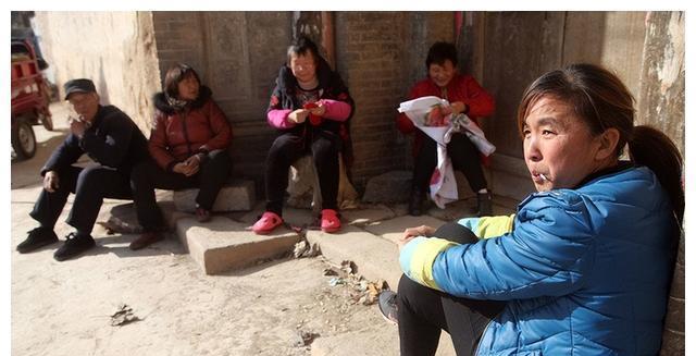 总结:男性对女性家庭也是有所要求,他们不希望女生是那种扶弟魔的女孩