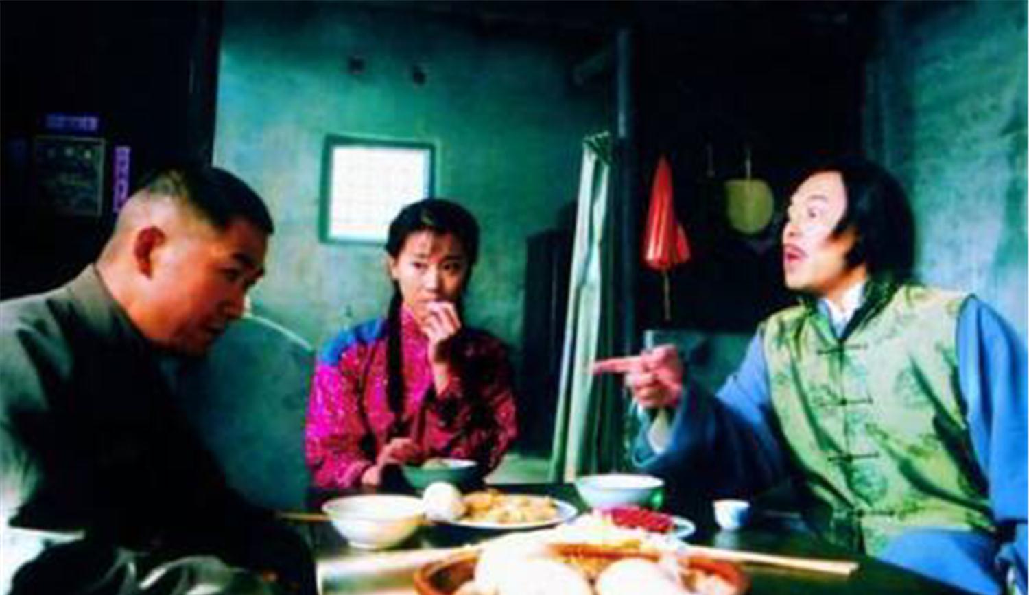 40岁"穆桂英"苗圃,与大20岁丈夫低调结婚,如今一家四口很幸福_陈义红