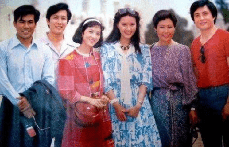 央视方舒:一婚陈国星,二婚屠洪刚,37岁生下女儿,今苍老难辨?