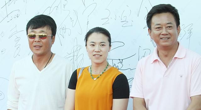 王楠近况,嫁给地产富豪,儿女双全,老公曾买整条街宠她_郭斌_乒乓球