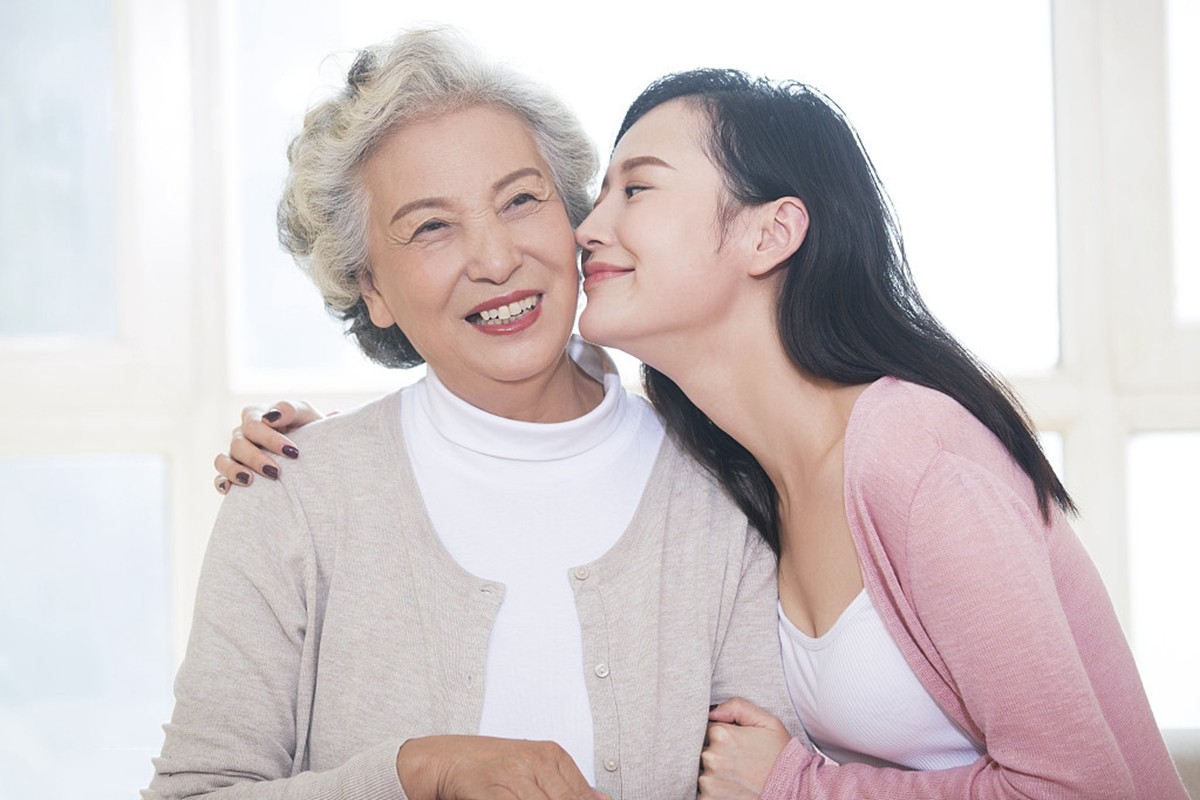 只生一个女儿的家庭,晚年通常会迎来这几种生活,看看我说对了吗