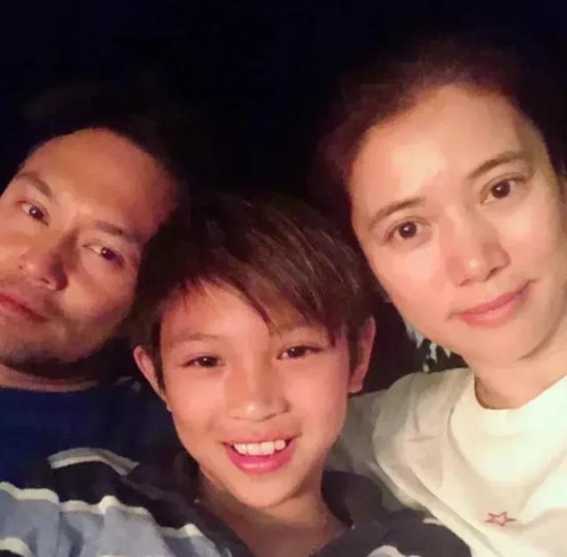 原创香港第一神童罗兆辉和袁咏仪同居2个月为何转身娶了富婆