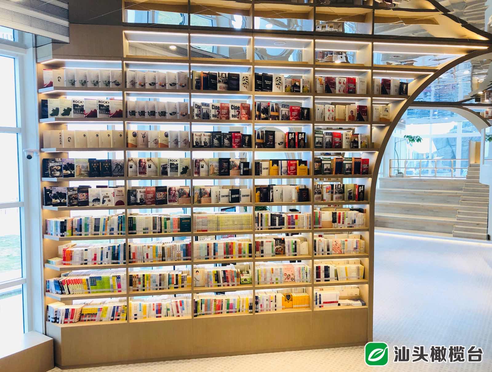 这家以海为邻的书店试运营,约吗?_汕头_妈屿_空间