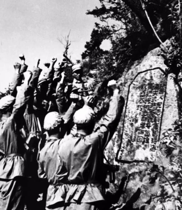原创1952年上甘岭战役老蒋得知美军兵败后将心底话吼了出来