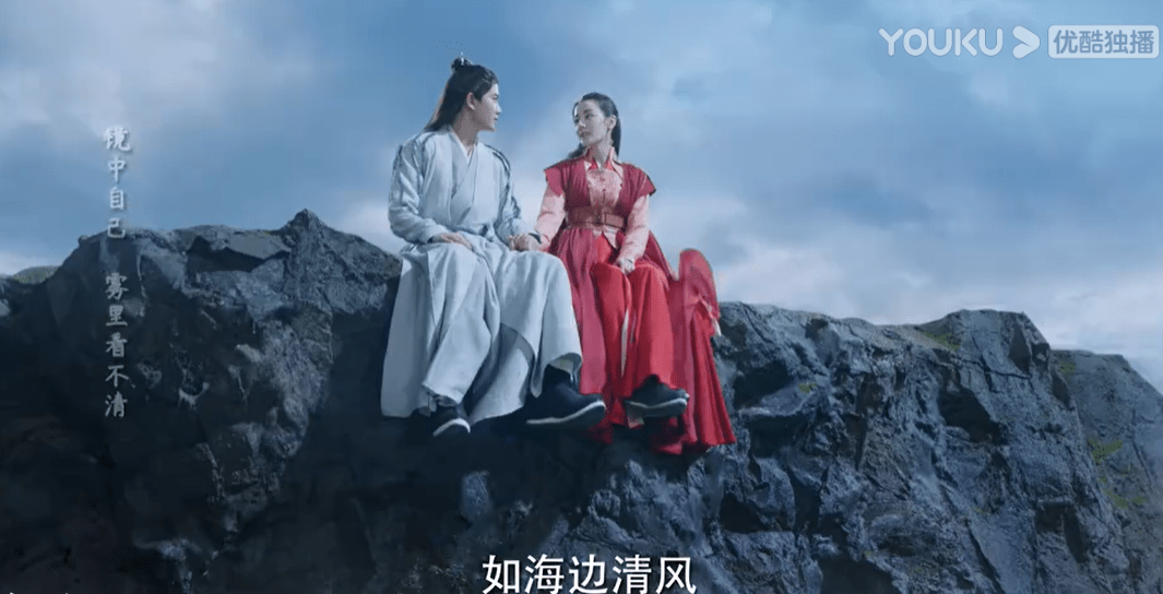 饰演小天君的演员说鲛珠温养里300年,所以纪云禾才长出了尾巴,就半