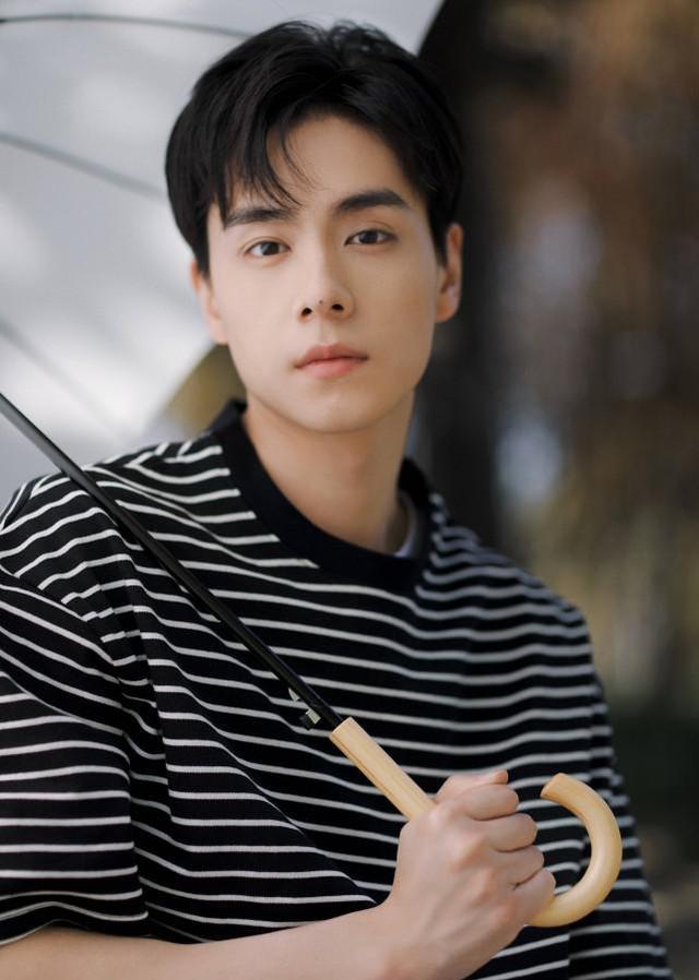当然除了搞笑轻松的剧情之外,胡一天和钟楚曦两个人