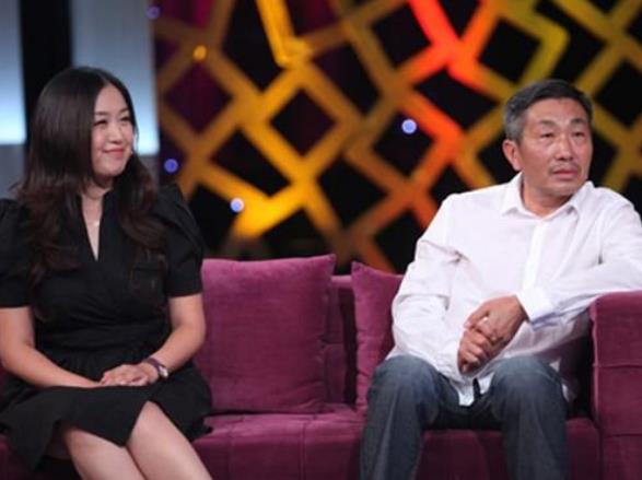 他是国家一级演员,与青梅竹马老婆恩爱35年,女儿是他的骄傲_杜源_角色