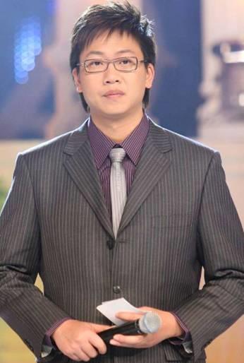 在01年的时候林海加入中央电视台,搭档王雪纯和朱迅主持《正大综艺之