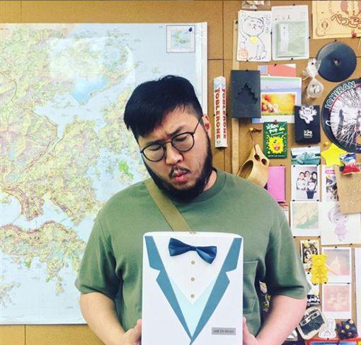 早前曾被誉为香港"顶流"的姜涛被网友拿来与张学友对比,怒批张学友