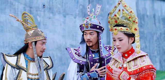 薛平贵在西凉做国王,享受着至尊无上的富贵时,他的发妻王宝钏却住在