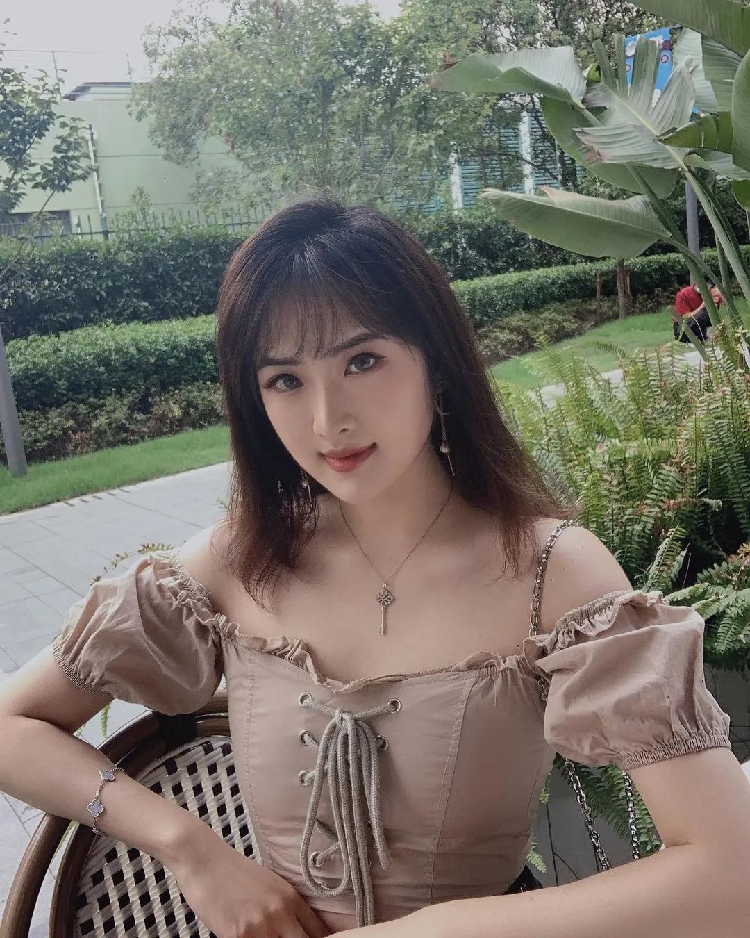 原创同为娱乐圈中的豪门千金为何何超仪好评无数姚安娜却被嘲讽