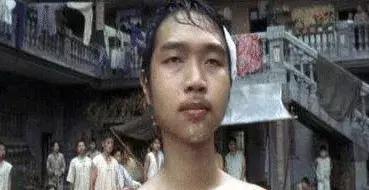 他凭一句台词火遍大江南北,如今身价过亿,连周星驰都
