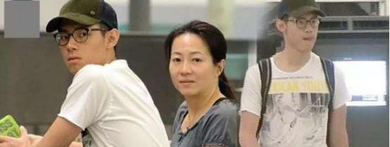 2006年,谭咏麟父亲病逝之时,谭咏麟为给朱咏婷和谭晓风名份,公开承认