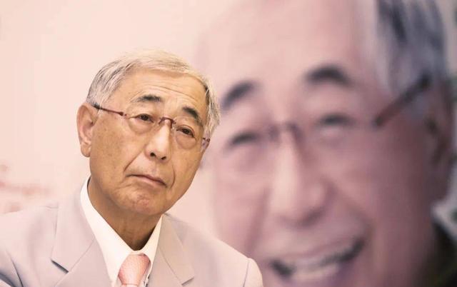 有句话说:"再一本正经的男人,也可能成为花心男人的预备役.