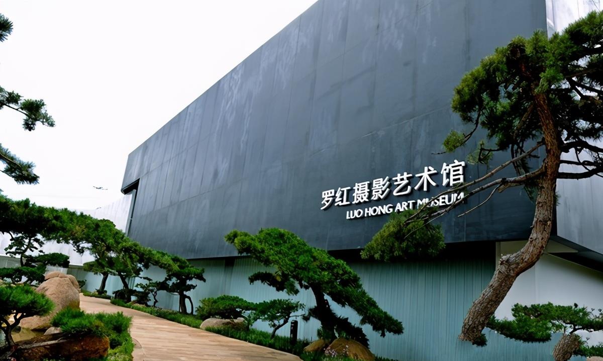 周扬青和罗昊再次同框约会被曝光,两人举止亲密,像极了情侣_罗红_网友