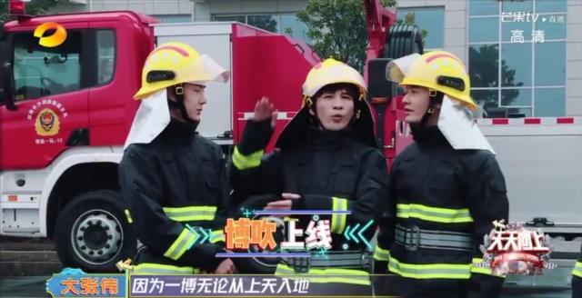 原创黄晓明对王一博说我是看你的戏长大的王一博惶恐回敬了四个字