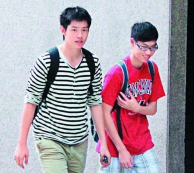 香港媒体曾多次拍到谭晓风和母亲朱颖婷在香港的照片.