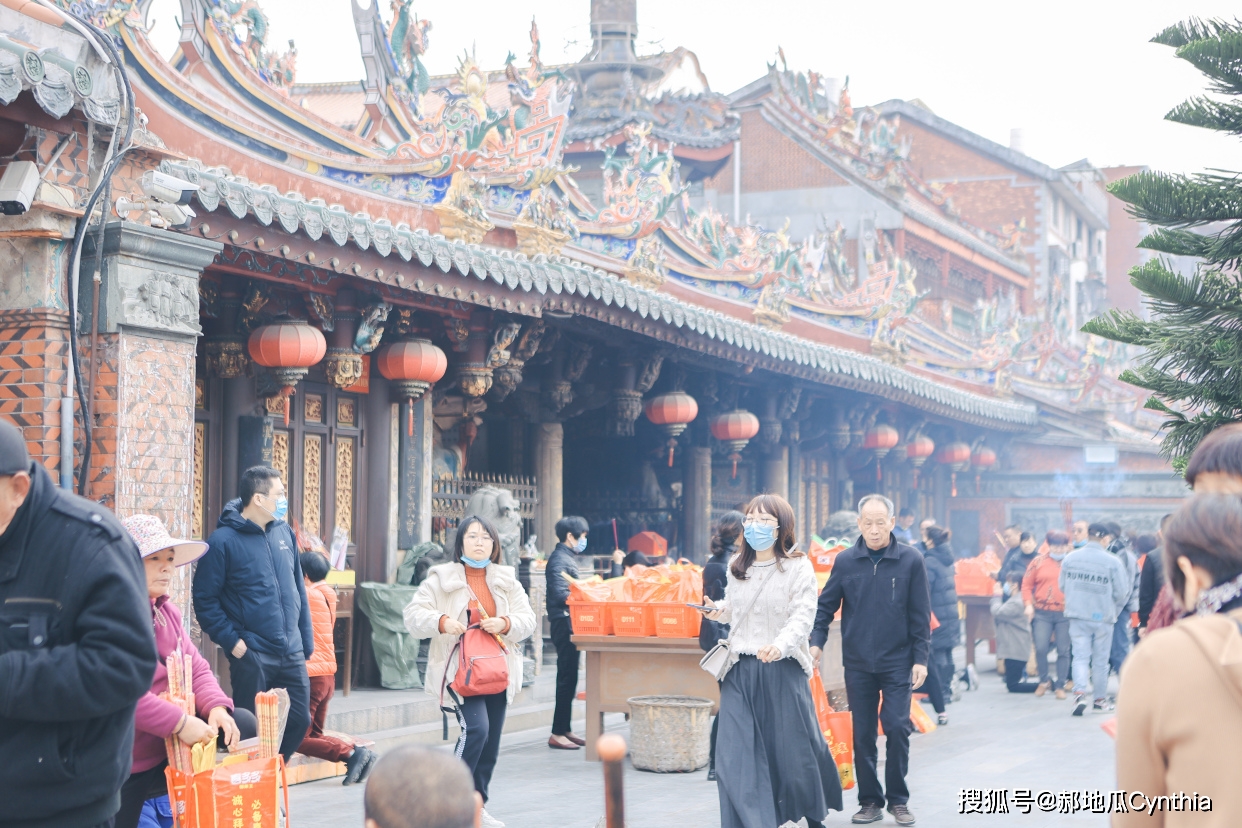 泉州这座庙曾是座水神殿只有三进院落终年香火缭绕十分旺盛