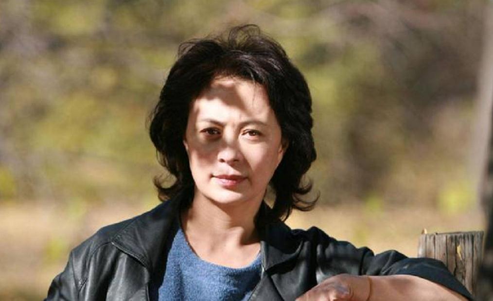 61岁一级演员刘佳出道40年,至今仍是零绯闻,丈夫身份不一般_电视剧
