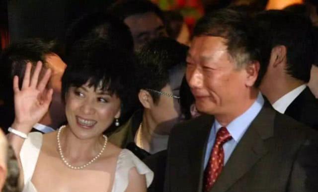 刘嘉玲婚前与郭台铭暧昧不清,他7字回应!_萧裔芬_婚姻_绯闻