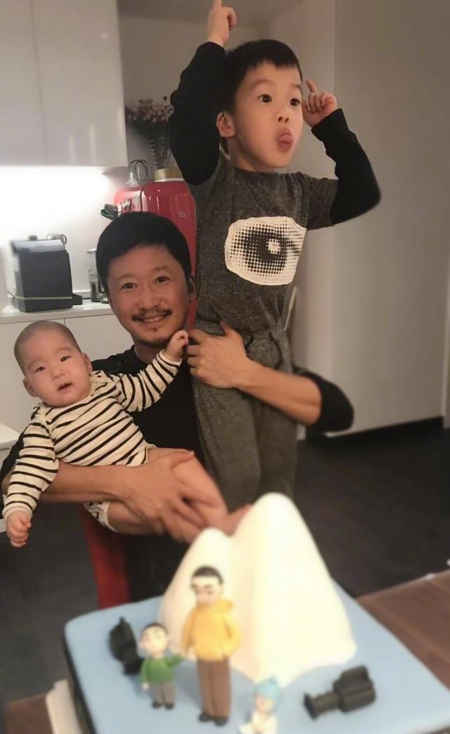 谢楠也没有一丝怨言,默默地支持着吴京的事业,堪称是中国好媳妇儿
