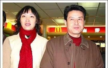 陈忠和:愧对前妻和女儿,卸任中国主教练后与再婚妻子享受晚年_李东红