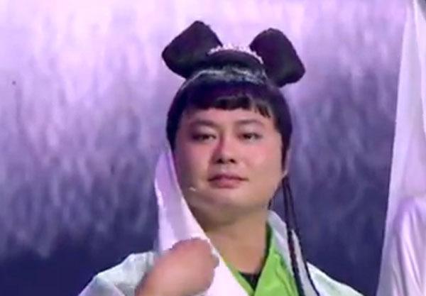 比如他饰演的小青,有几句台词就让大家记忆深刻:姐截对不起,刚刚我