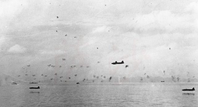 原创12月10日马来海战英国巨舰被战机击沉1941年大炮巨舰时代结束了