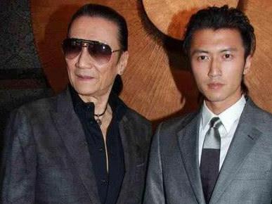 八十四岁依然硬朗的谢贤,与小五十岁模特交往,曾后悔生下谢霆锋_儿子