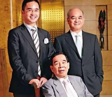 郑裕彤和李兆基,李嘉诚一样,有两个儿子.