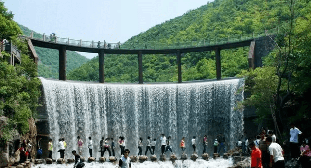 湖北这一景区,由五大峡谷组成,可欣赏水秀莲花等美景