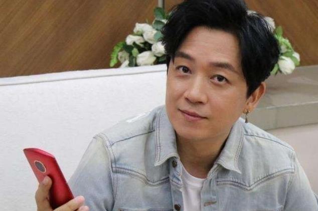 被戴帽子遭妻子泼脏水憋屈8年终逆袭儿子却成潘粤明心中痛