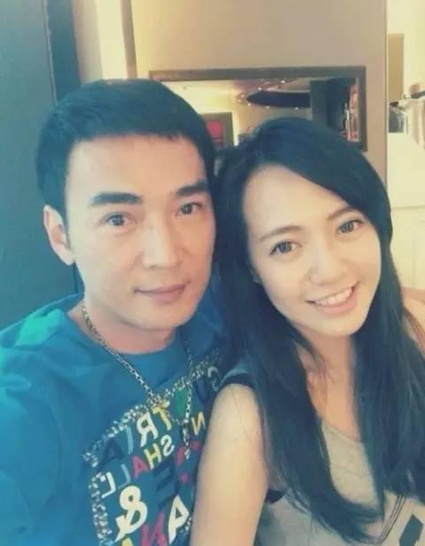 而如今的焦恩俊,和现任妻子林千钰,也不断传出婚姻的消息,但是面对