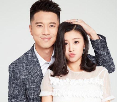 原创李小萌庆生四口之家罕同框孕肚凸显王雷为妻儿拍照超宠溺