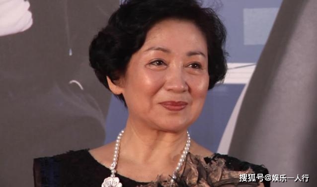 女儿鲍起静是一位亚视艺员,拍摄了不少脍炙人口的经