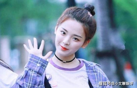 叫姐姐已经过时了,看完杨超越让王源对她的称呼,简