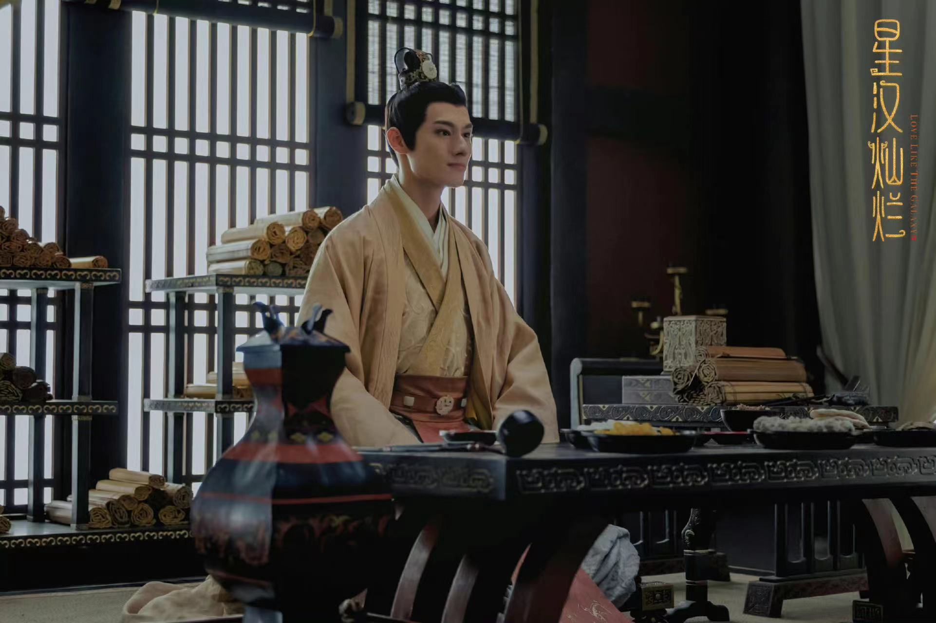 明明是同一个人,演完《陈情令,又演《星汉灿烂,差点认不出_王卓成