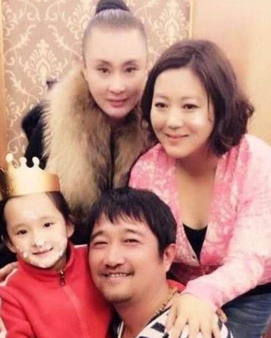 原创48岁王茜华近照太美分手后勇敢追爱因为老公太帅自己经常吃醋