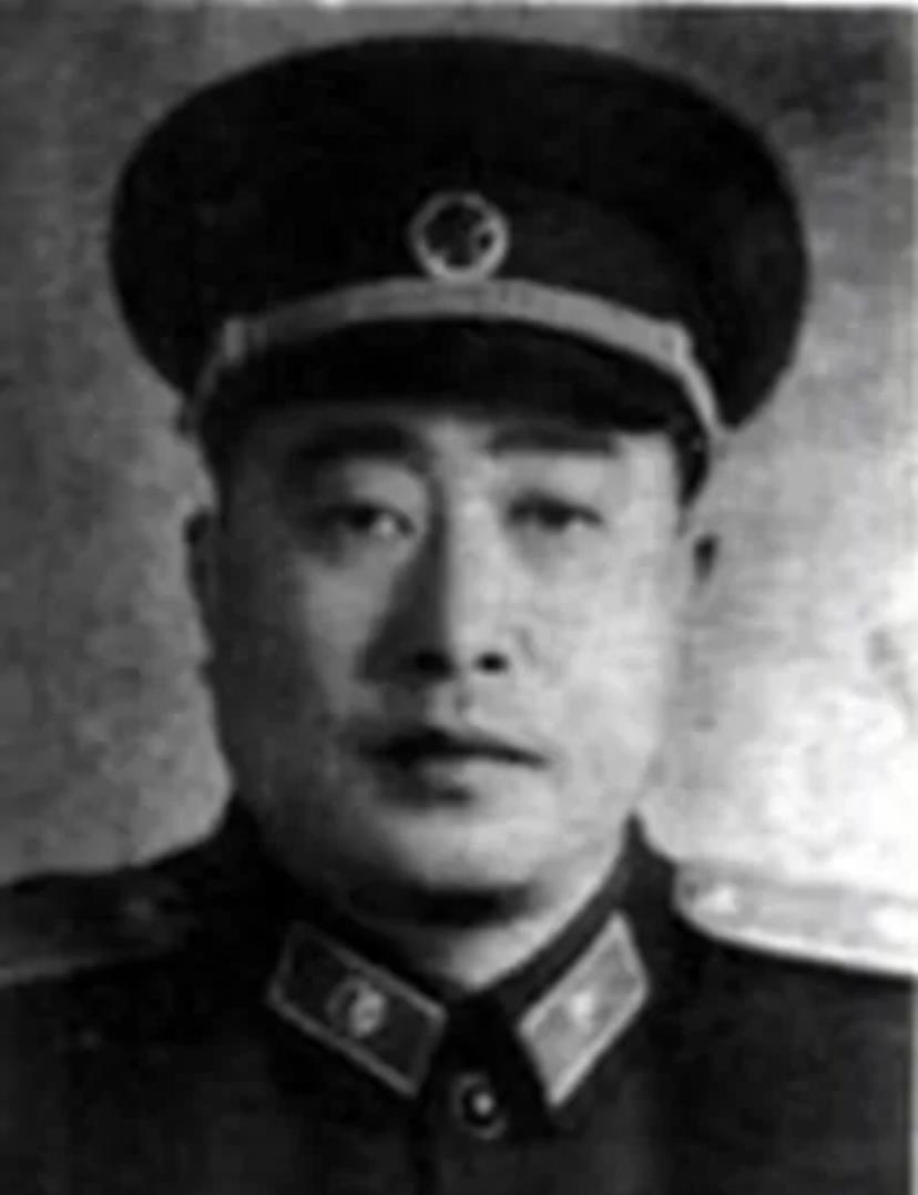 1961年晋升少将军衔.