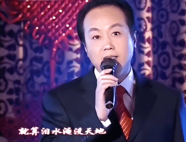 朗读是必不可少的技能,罗京也有很多作品,代表作有《少年中国说》《我
