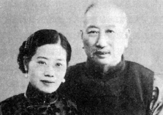 为娶37岁妻子,67岁熊希龄剃掉20厘米胡须,老夫少妻也幸福_毛彦文_长须