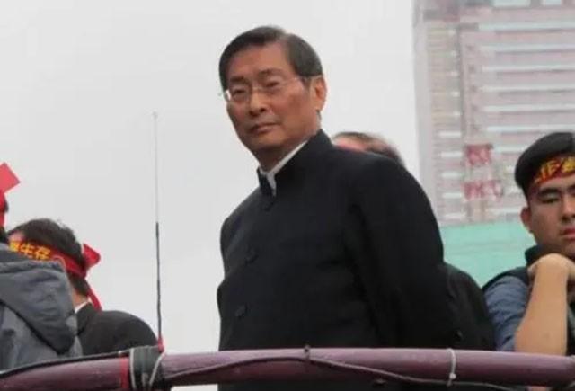 "竹联帮"帮主叱咤台湾,儿子15岁坐牢75年,花光家产也无法保释_黄少岑