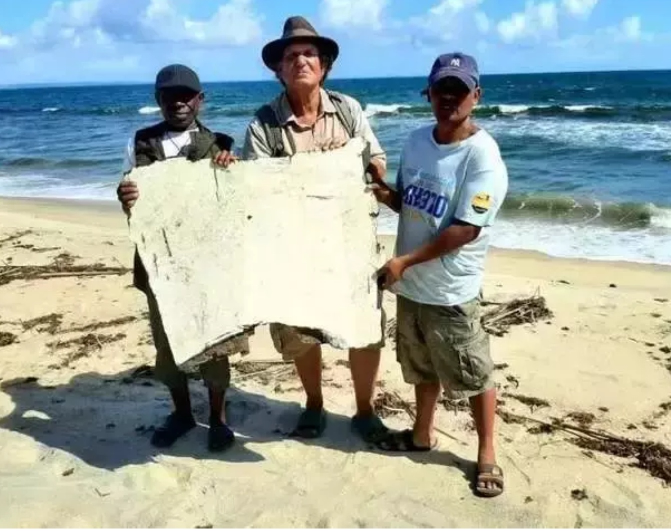 马航MH370大残骸被发现被渔民当洗衣板5年