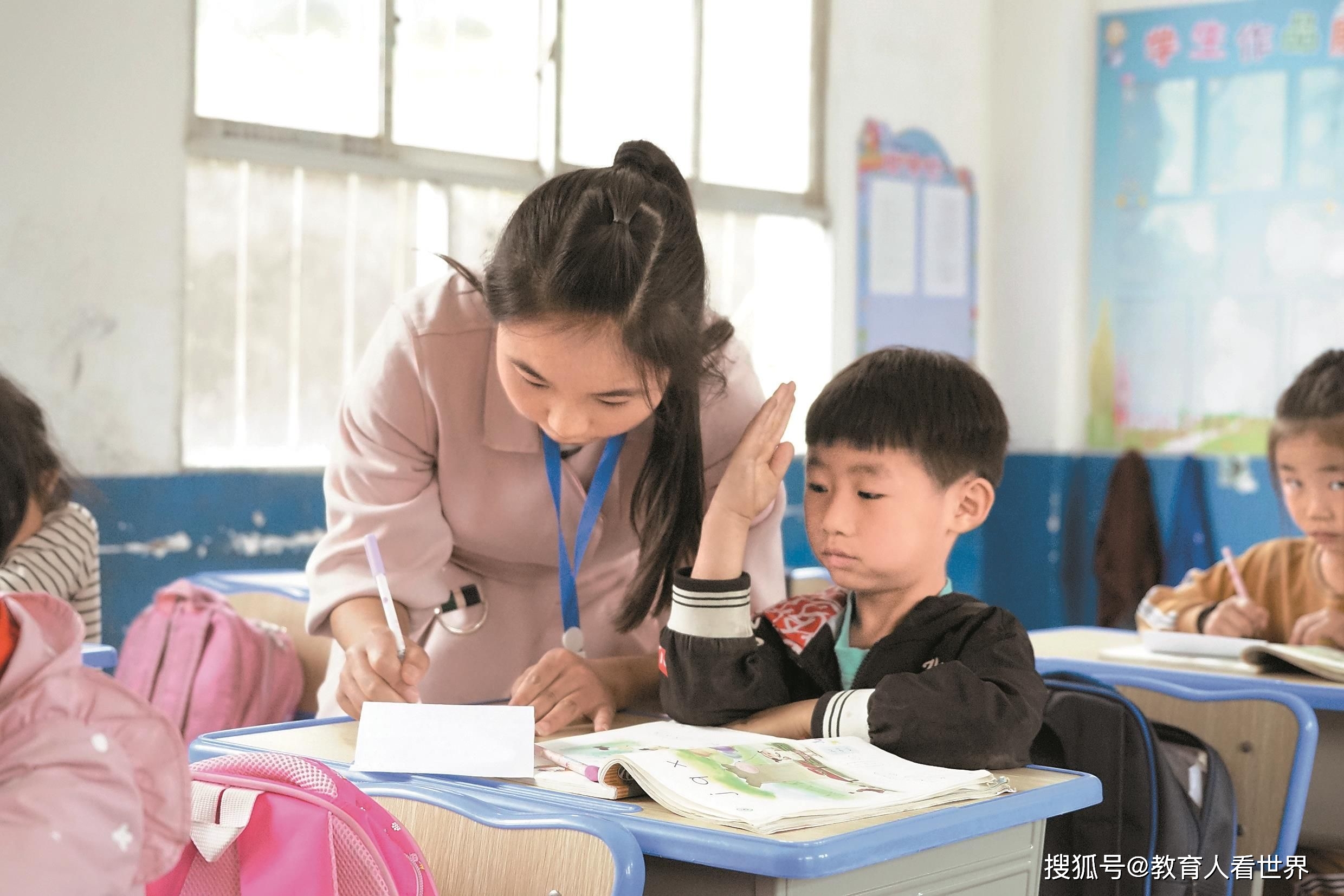 官方回应菏泽乡镇教师被拖欠补贴，已经补发到位，为什么会成热议