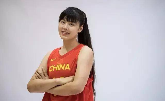 两大强援与女篮会合，内线成立禁飞区，世界杯预选赛稳了？