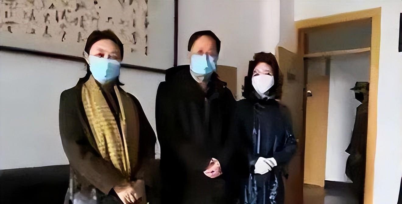 ��Ȼ����С��ĵ��黹�ڽ����У������п�����û�£����� ...